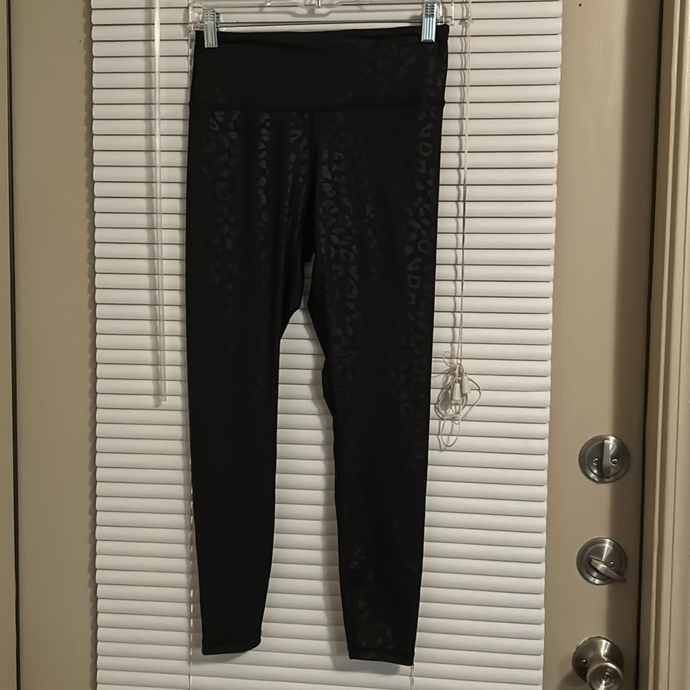 Black animal print leggings